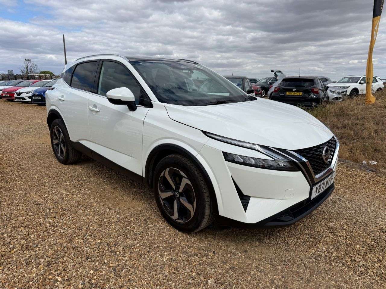 A 2021 NISSAN QASHQAI 1.3 DIG-T MHEV N-Connecta SUV 5dr Petrol Hybrid Manual Euro 6 (s/s) (140 ps A 2021 NISSAN QASHQAI 1.3 DIG-T MHEV N-Connecta SUV 5dr Petrol Hybrid Manual Euro 6 (s/s) (140 ps