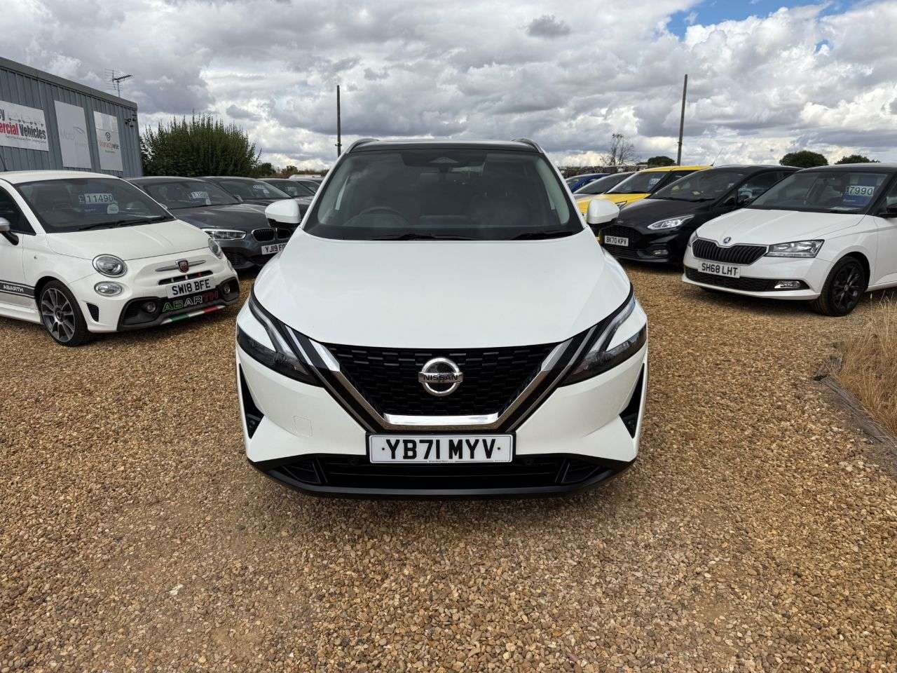 A 2021 NISSAN QASHQAI 1.3 DIG-T MHEV N-Connecta SUV 5dr Petrol Hybrid Manual Euro 6 (s/s) (140 ps A 2021 NISSAN QASHQAI 1.3 DIG-T MHEV N-Connecta SUV 5dr Petrol Hybrid Manual Euro 6 (s/s) (140 ps