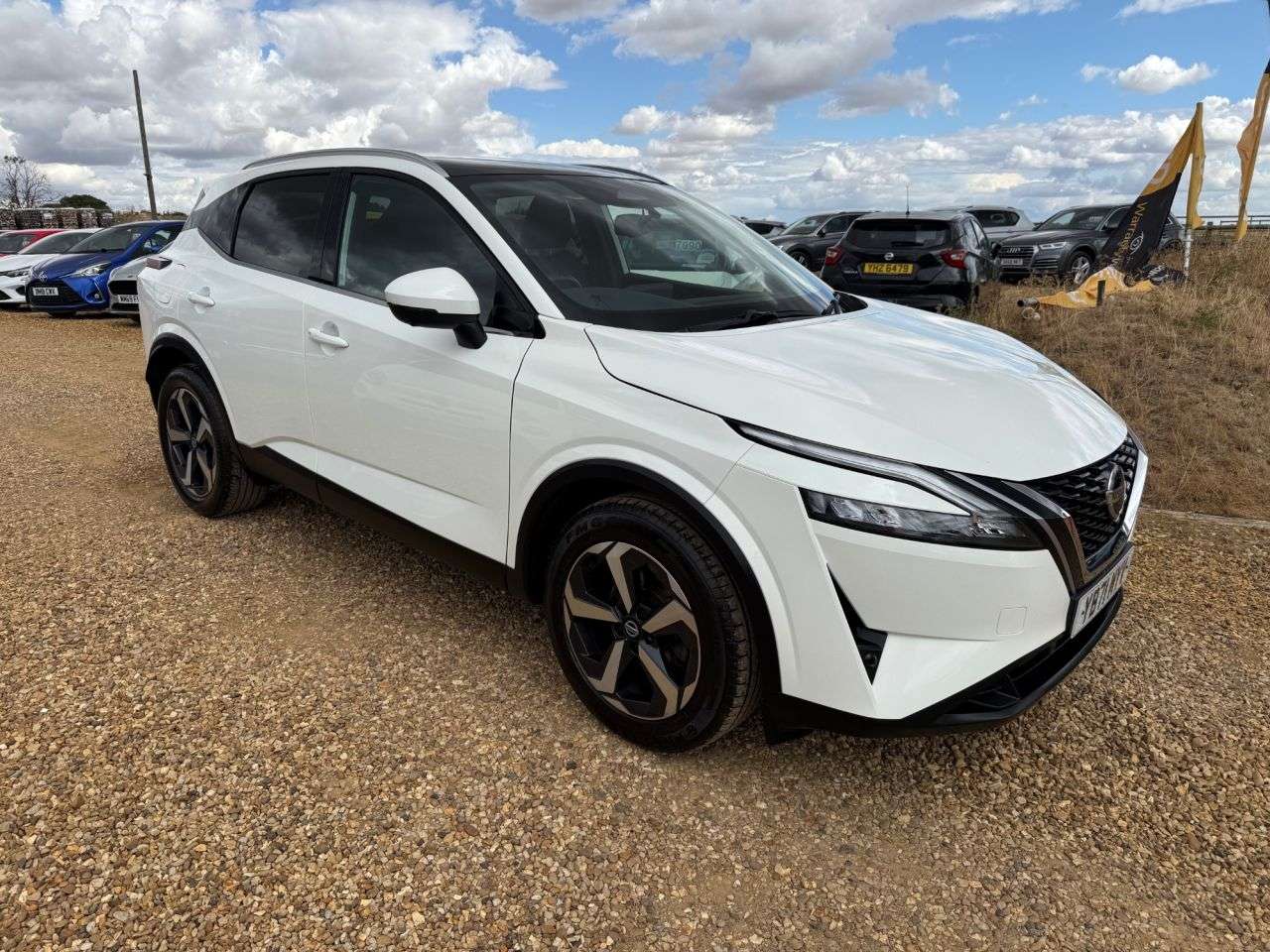 A 2021 NISSAN QASHQAI 1.3 DIG-T MHEV N-Connecta SUV 5dr Petrol Hybrid Manual Euro 6 (s/s) (140 ps A 2021 NISSAN QASHQAI 1.3 DIG-T MHEV N-Connecta SUV 5dr Petrol Hybrid Manual Euro 6 (s/s) (140 ps