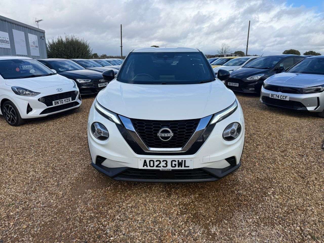 A 2023 NISSAN JUKE 1.0 DIG-T N-Connecta SUV 5dr Petrol Manual Euro 6 (s/s) (114 ps) A 2023 NISSAN JUKE 1.0 DIG-T N-Connecta SUV 5dr Petrol Manual Euro 6 (s/s) (114 ps)
