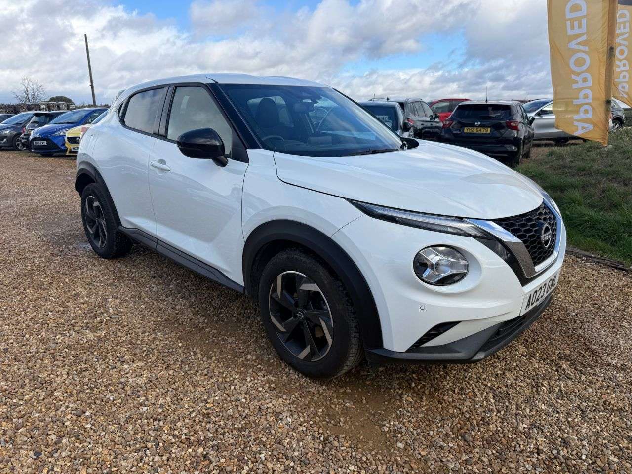 A 2023 NISSAN JUKE 1.0 DIG-T N-Connecta SUV 5dr Petrol Manual Euro 6 (s/s) (114 ps) A 2023 NISSAN JUKE 1.0 DIG-T N-Connecta SUV 5dr Petrol Manual Euro 6 (s/s) (114 ps)