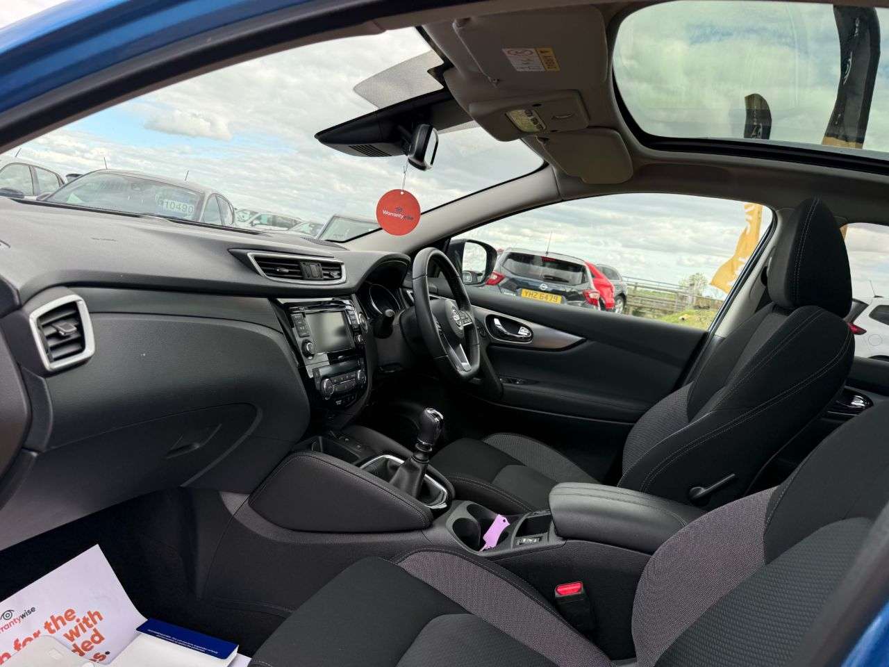 A 2019 NISSAN QASHQAI 1.3 DIG-T N-Connecta SUV 5dr Petrol Manual Euro 6 (s/s) (140 ps) A 2019 NISSAN QASHQAI 1.3 DIG-T N-Connecta SUV 5dr Petrol Manual Euro 6 (s/s) (140 ps)