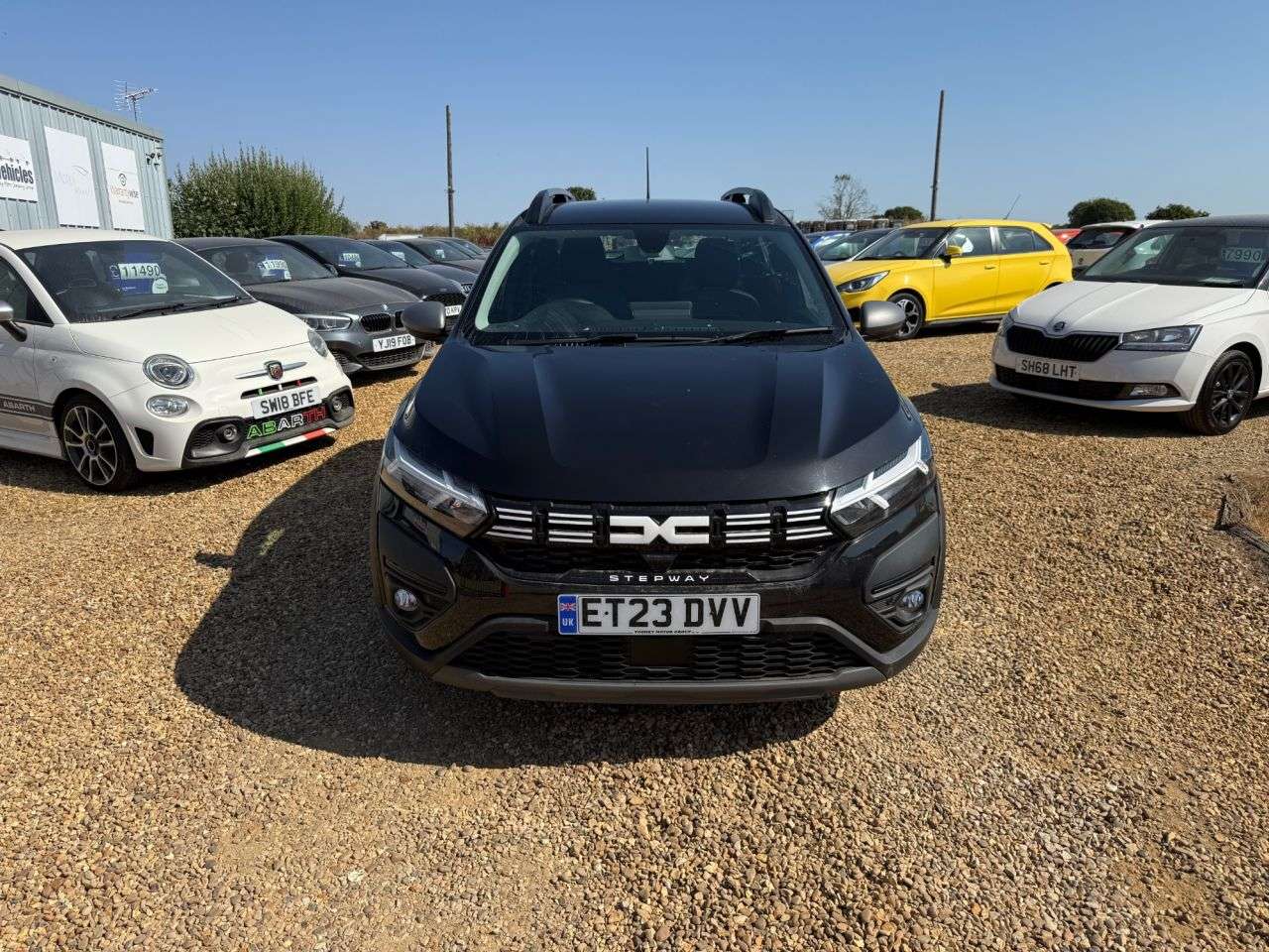 A 2023 DACIA SANDERO STEPWAY 1.0 TCe Journey Hatchback 5dr Petrol Manual Euro 6 (s/s) (90 ps) A 2023 DACIA SANDERO STEPWAY 1.0 TCe Journey Hatchback 5dr Petrol Manual Euro 6 (s/s) (90 ps)