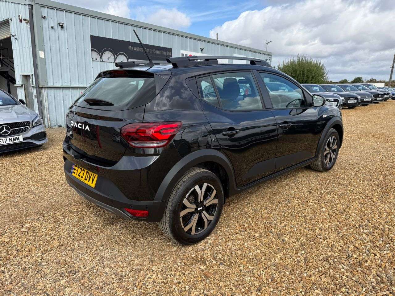 A 2023 DACIA SANDERO STEPWAY 1.0 TCe Journey Hatchback 5dr Petrol Manual Euro 6 (s/s) (90 ps) A 2023 DACIA SANDERO STEPWAY 1.0 TCe Journey Hatchback 5dr Petrol Manual Euro 6 (s/s) (90 ps)