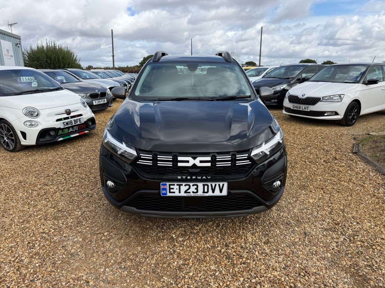 A 2023 DACIA SANDERO STEPWAY 1.0 TCe Journey Hatchback 5dr Petrol Manual Euro 6 (s/s) (90 ps) A 2023 DACIA SANDERO STEPWAY 1.0 TCe Journey Hatchback 5dr Petrol Manual Euro 6 (s/s) (90 ps)