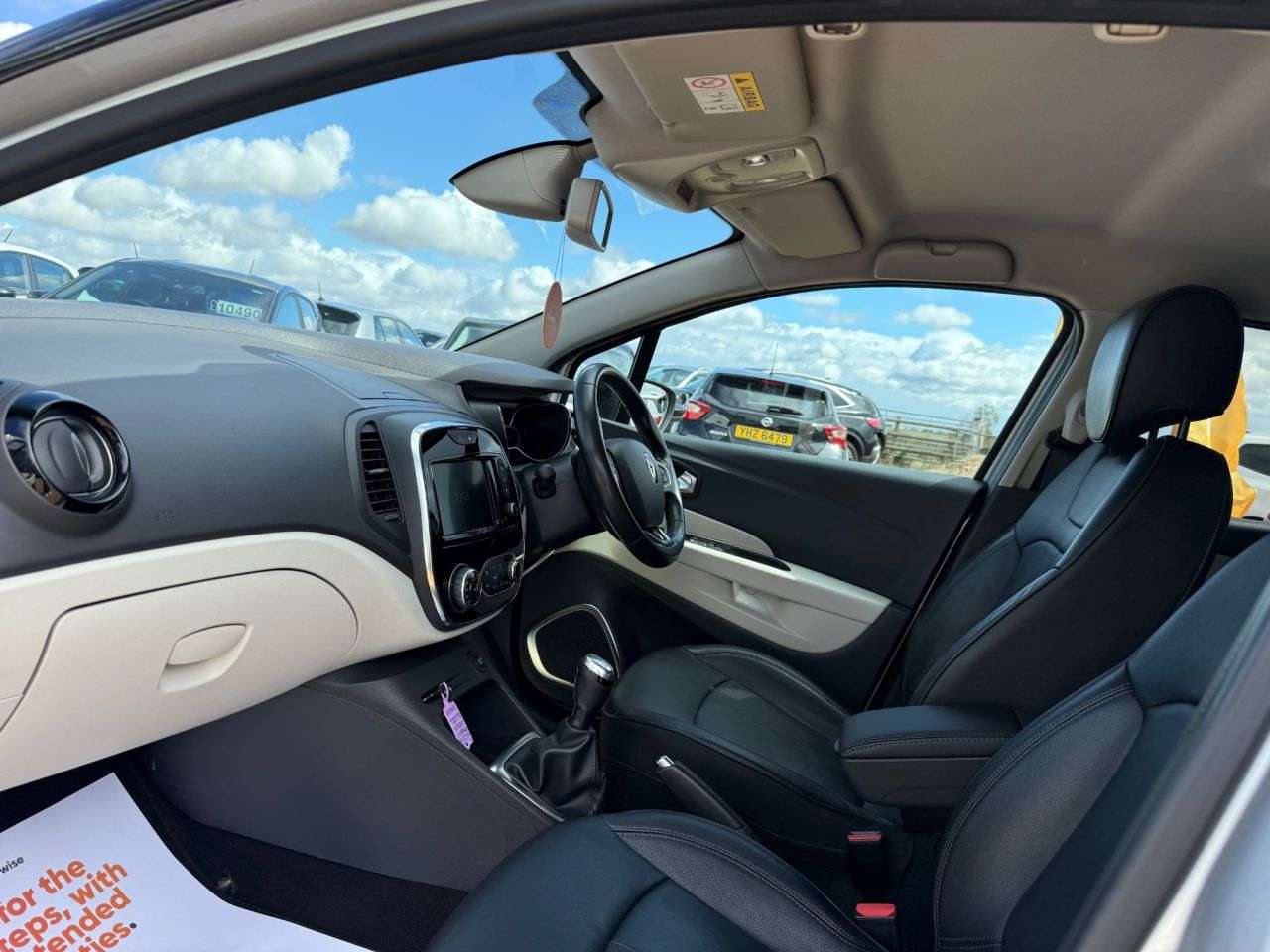 A 2019 RENAULT CAPTUR 1.5 dCi ENERGY GT Line SUV 5dr Diesel Manual Euro 6 (s/s) (90 ps) A 2019 RENAULT CAPTUR 1.5 dCi ENERGY GT Line SUV 5dr Diesel Manual Euro 6 (s/s) (90 ps)