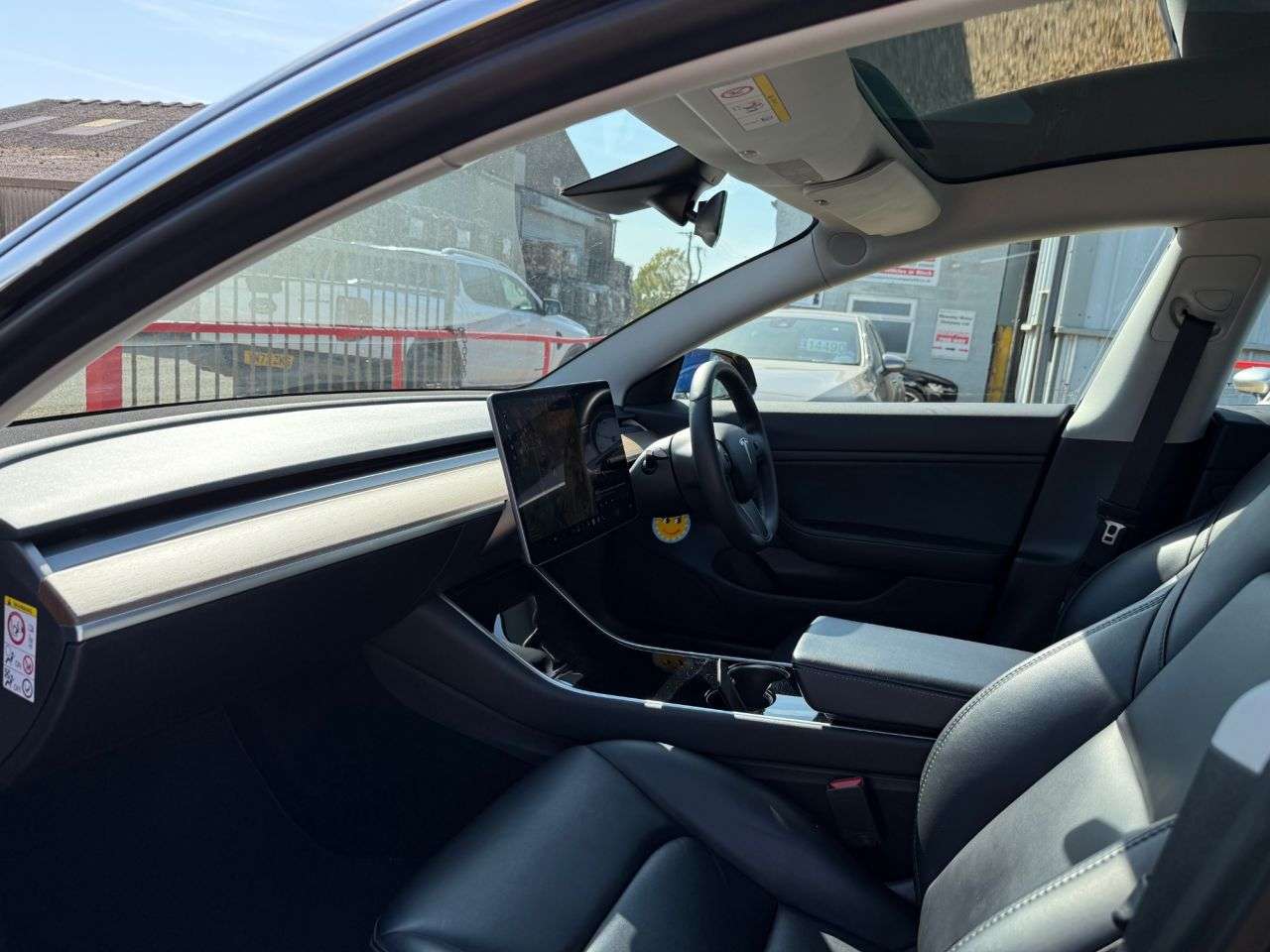 A 2019 TESLA MODEL 3 (Dual Motor) Long Range Saloon 4dr Electric Auto 4WDE (346 ps) A 2019 TESLA MODEL 3 (Dual Motor) Long Range Saloon 4dr Electric Auto 4WDE (346 ps)