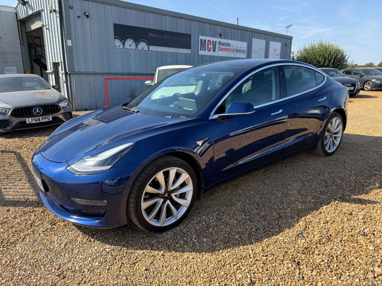 A 2019 TESLA MODEL 3 (Dual Motor) Long Range Saloon 4dr Electric Auto 4WDE (346 ps) A 2019 TESLA MODEL 3 (Dual Motor) Long Range Saloon 4dr Electric Auto 4WDE (346 ps)