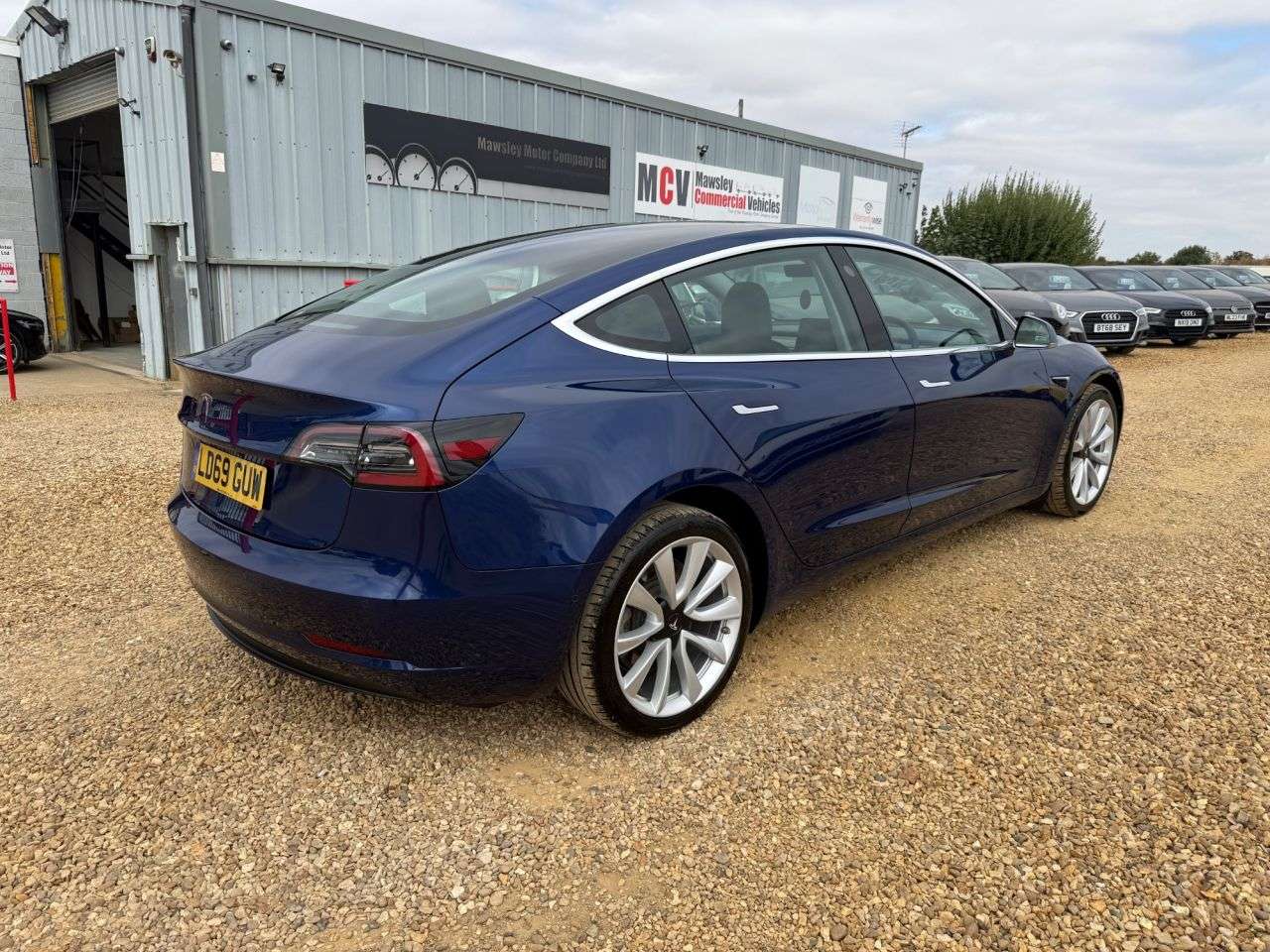 A 2019 TESLA MODEL 3 (Dual Motor) Long Range Saloon 4dr Electric Auto 4WDE (346 ps) A 2019 TESLA MODEL 3 (Dual Motor) Long Range Saloon 4dr Electric Auto 4WDE (346 ps)