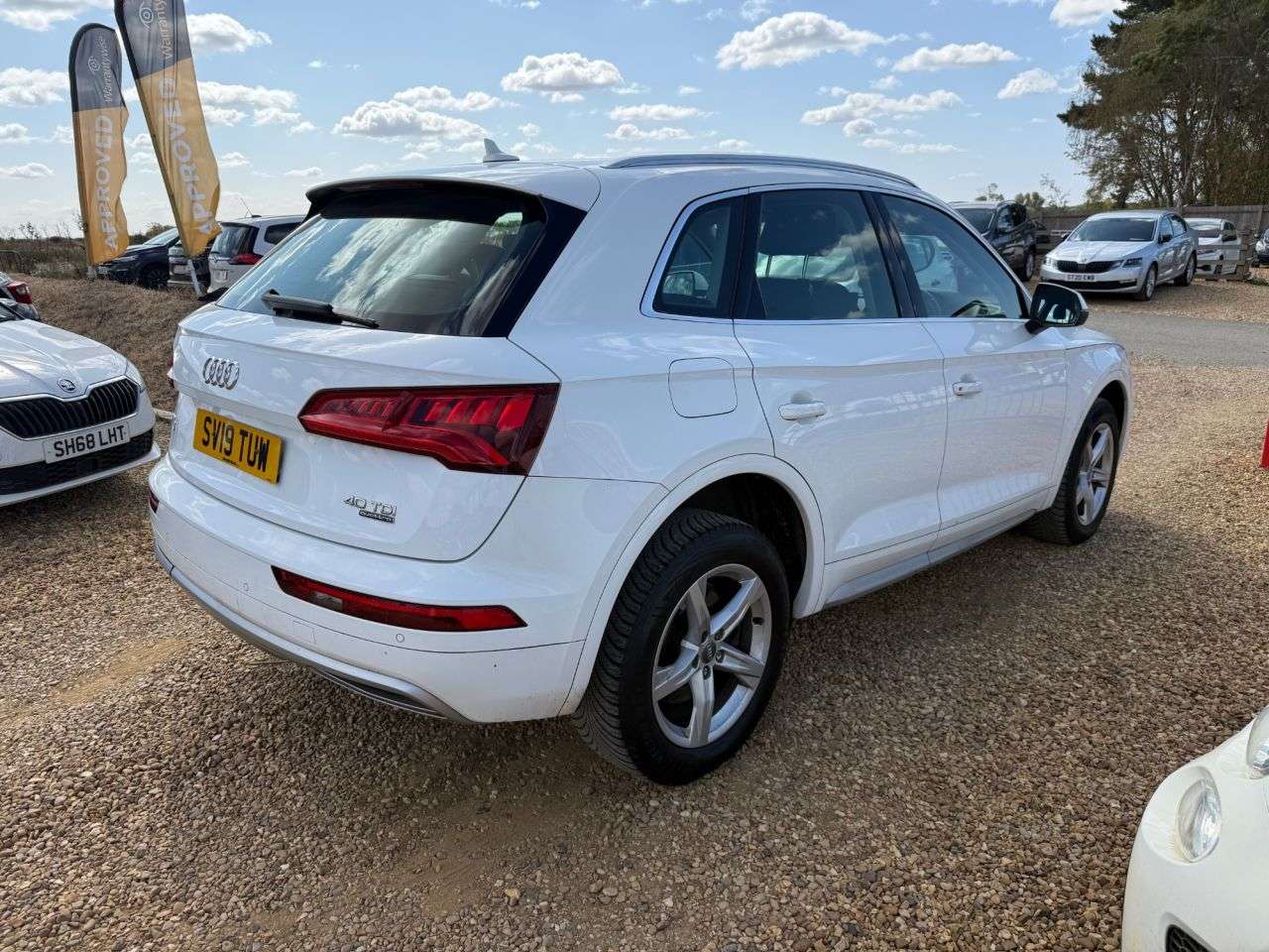 A 2019 AUDI Q5 2.0 TDI 40 Sport SUV 5dr Diesel S Tronic quattro Euro 6 (s/s) (190 ps) A 2019 AUDI Q5 2.0 TDI 40 Sport SUV 5dr Diesel S Tronic quattro Euro 6 (s/s) (190 ps)