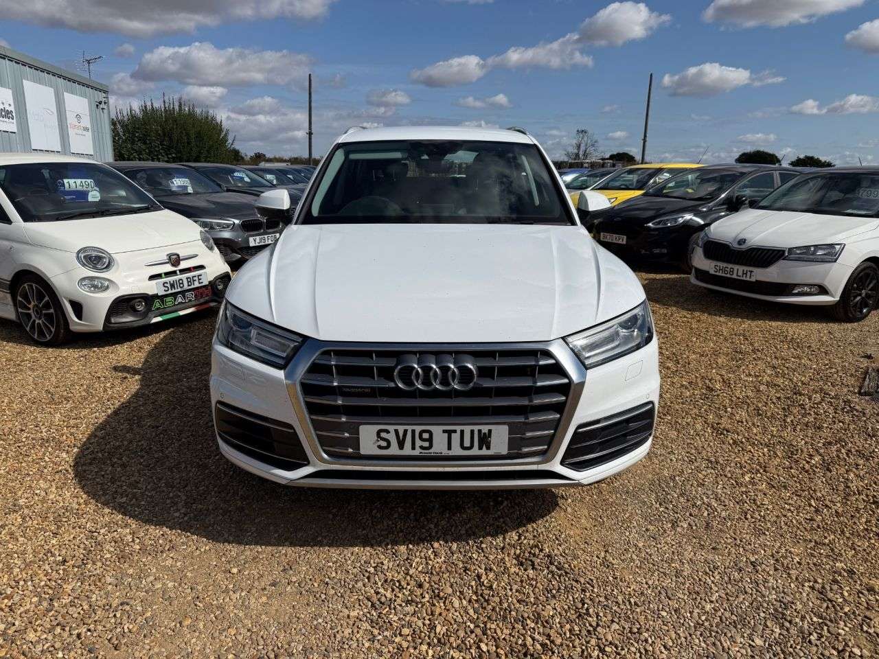 A 2019 AUDI Q5 2.0 TDI 40 Sport SUV 5dr Diesel S Tronic quattro Euro 6 (s/s) (190 ps) A 2019 AUDI Q5 2.0 TDI 40 Sport SUV 5dr Diesel S Tronic quattro Euro 6 (s/s) (190 ps)