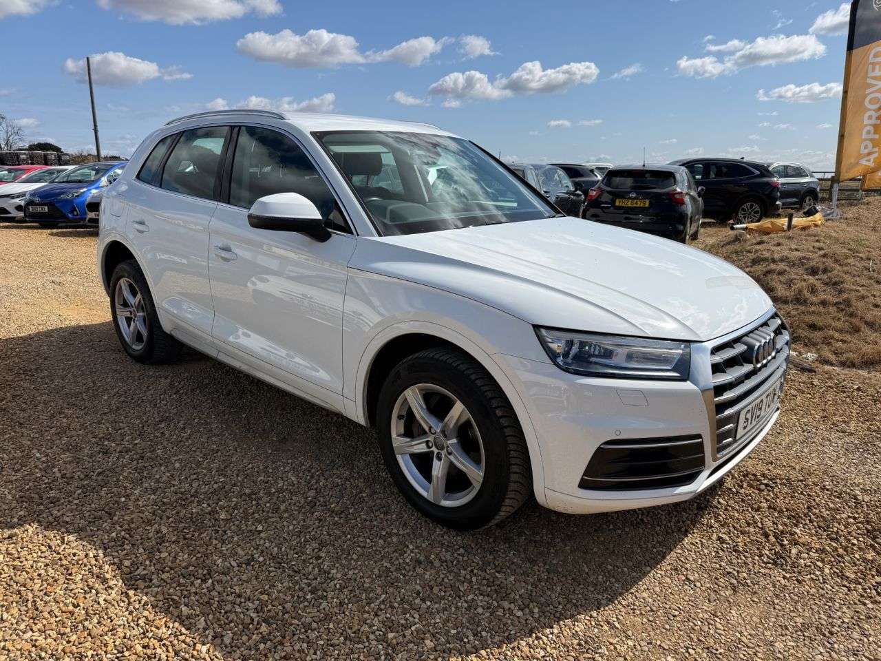 A 2019 AUDI Q5 2.0 TDI 40 Sport SUV 5dr Diesel S Tronic quattro Euro 6 (s/s) (190 ps) A 2019 AUDI Q5 2.0 TDI 40 Sport SUV 5dr Diesel S Tronic quattro Euro 6 (s/s) (190 ps)