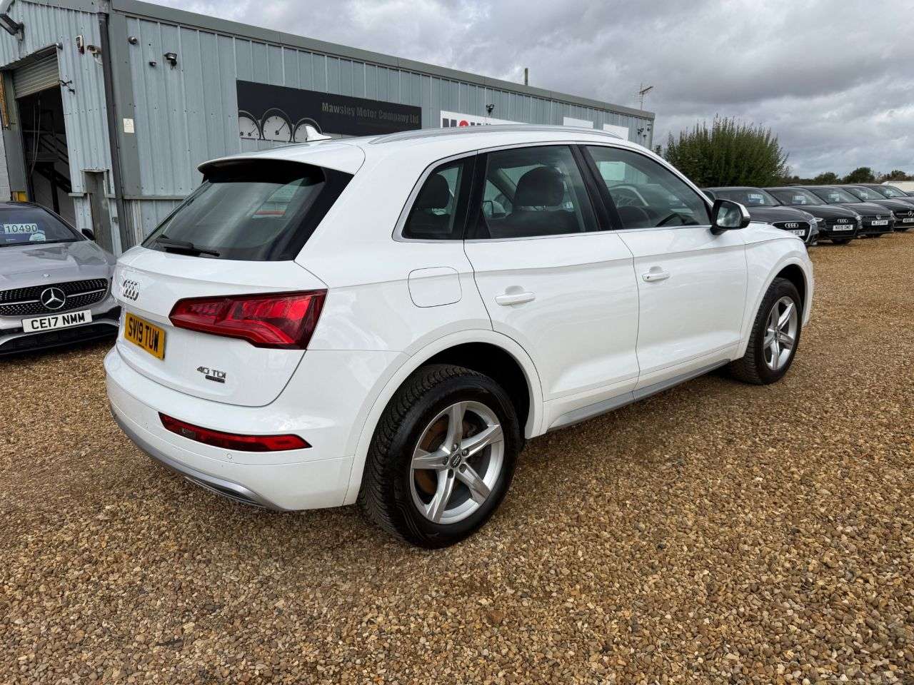A 2019 AUDI Q5 2.0 TDI 40 Sport SUV 5dr Diesel S Tronic quattro Euro 6 (s/s) (190 ps) A 2019 AUDI Q5 2.0 TDI 40 Sport SUV 5dr Diesel S Tronic quattro Euro 6 (s/s) (190 ps)