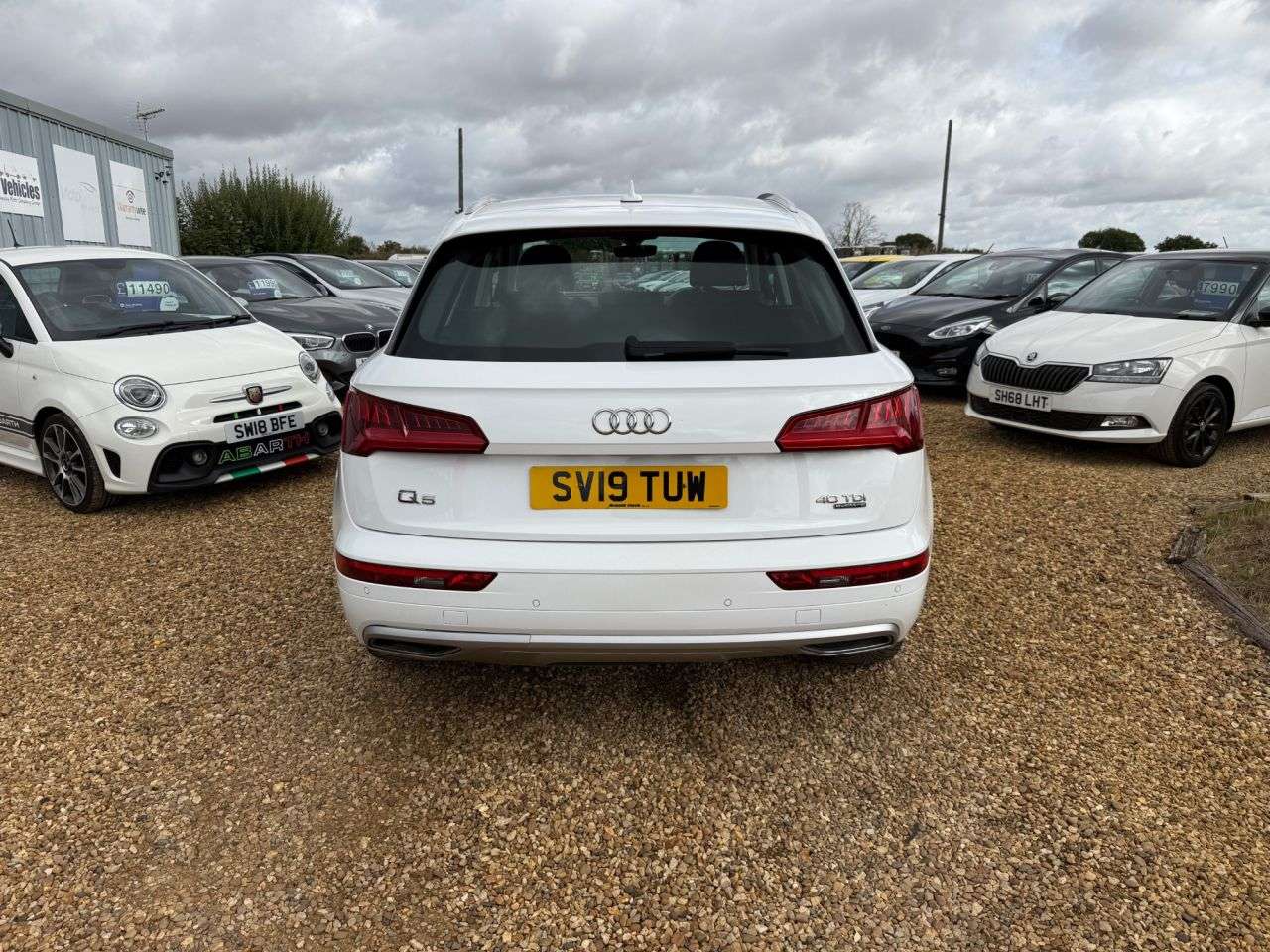 A 2019 AUDI Q5 2.0 TDI 40 Sport SUV 5dr Diesel S Tronic quattro Euro 6 (s/s) (190 ps) A 2019 AUDI Q5 2.0 TDI 40 Sport SUV 5dr Diesel S Tronic quattro Euro 6 (s/s) (190 ps)