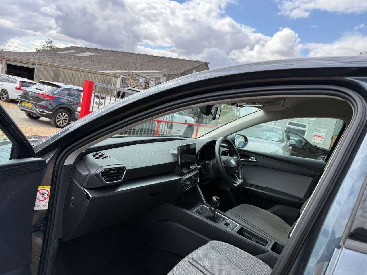 A 2021 SEAT LEON 1.0 TSI EVO SE Dynamic Hatchback 5dr Petrol Manual Euro 6 (s/s) (110 ps) A 2021 SEAT LEON 1.0 TSI EVO SE Dynamic Hatchback 5dr Petrol Manual Euro 6 (s/s) (110 ps)