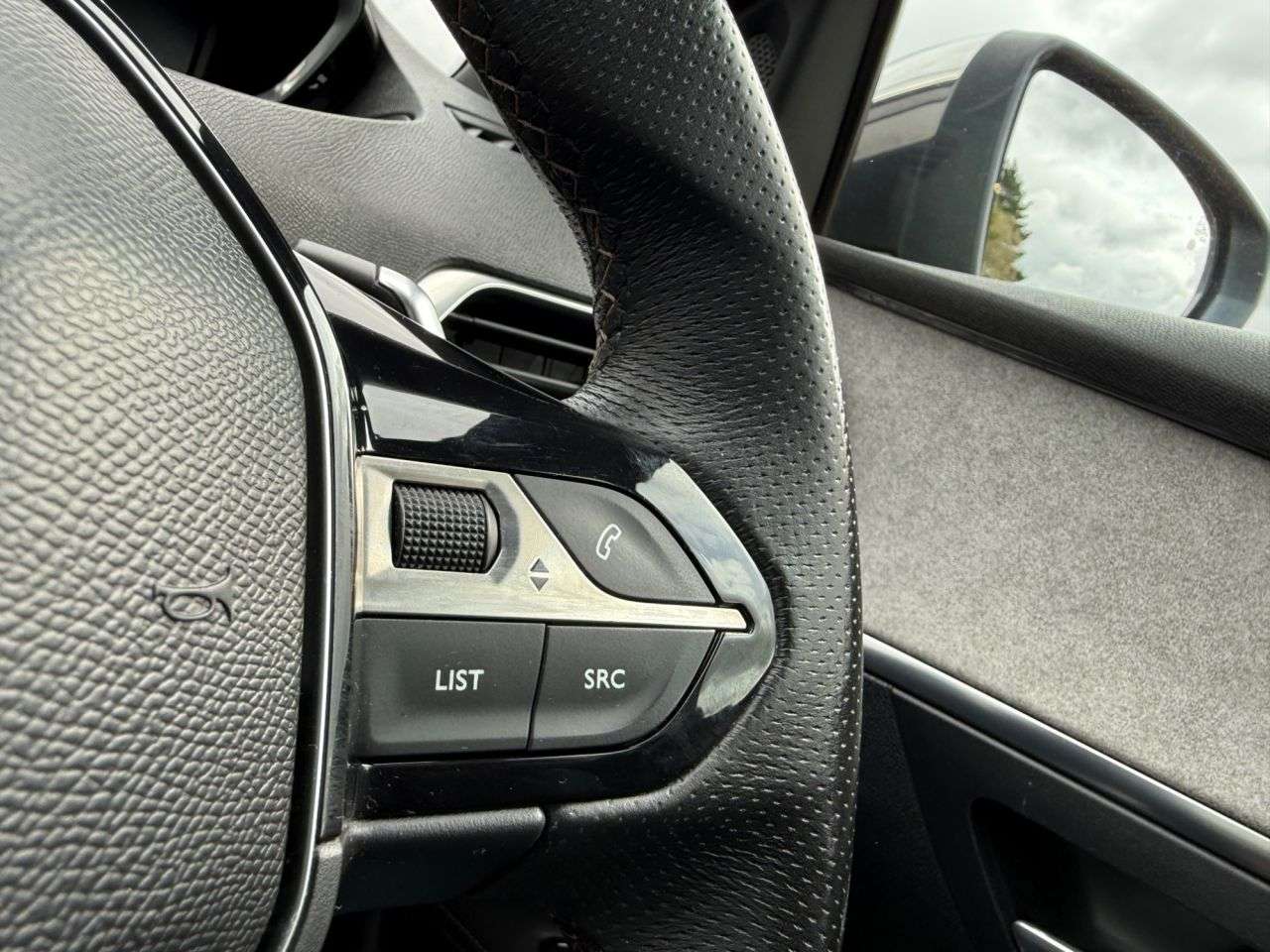 2017 PEUGEOT 3008 2017 PEUGEOT 3008