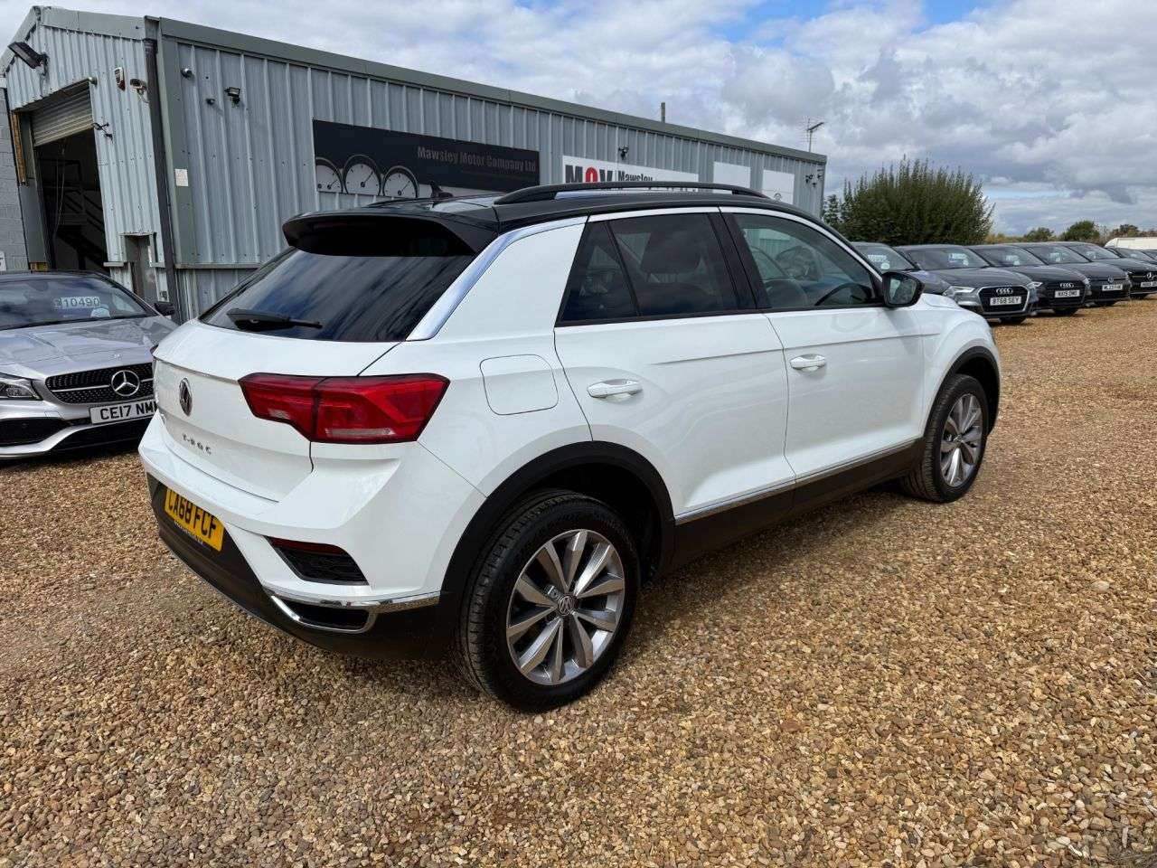 A 2018 VOLKSWAGEN T-ROC 1.0 TSI GPF Design SUV 5dr Petrol Manual Euro 6 (s/s) (115 ps) A 2018 VOLKSWAGEN T-ROC 1.0 TSI GPF Design SUV 5dr Petrol Manual Euro 6 (s/s) (115 ps)