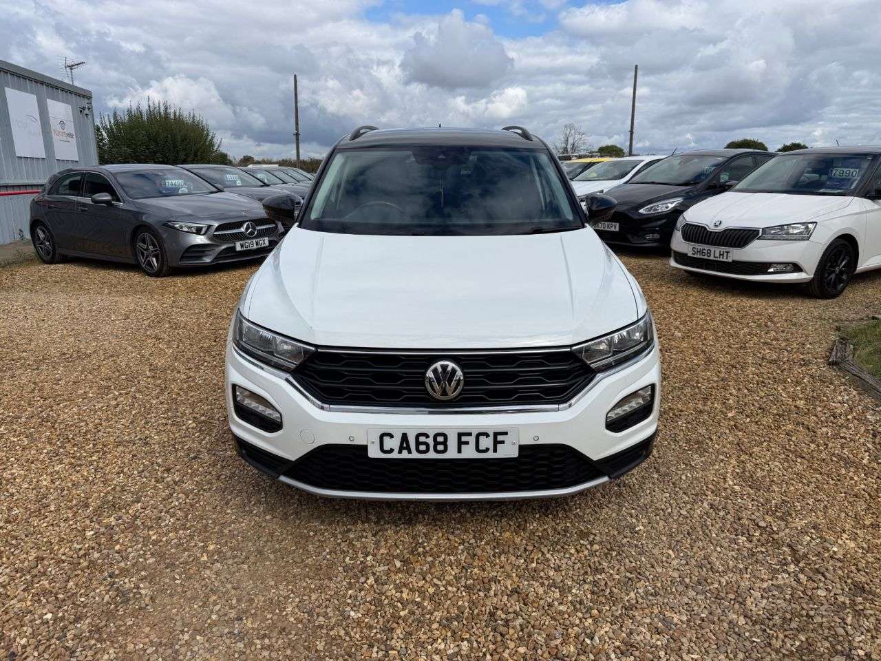 A 2018 VOLKSWAGEN T-ROC 1.0 TSI GPF Design SUV 5dr Petrol Manual Euro 6 (s/s) (115 ps) A 2018 VOLKSWAGEN T-ROC 1.0 TSI GPF Design SUV 5dr Petrol Manual Euro 6 (s/s) (115 ps)
