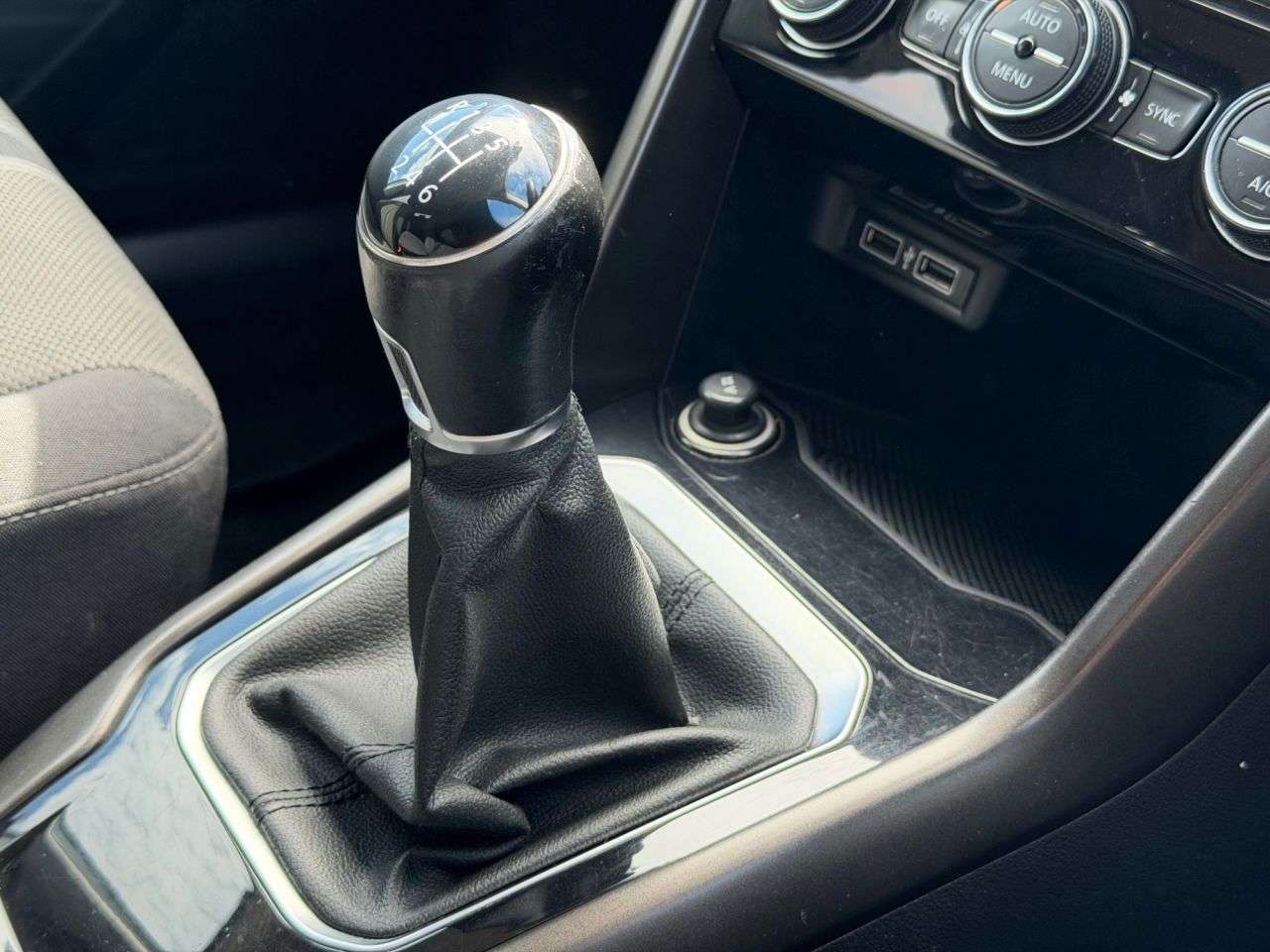 2018 VOLKSWAGEN T-ROC 2018 VOLKSWAGEN T-ROC