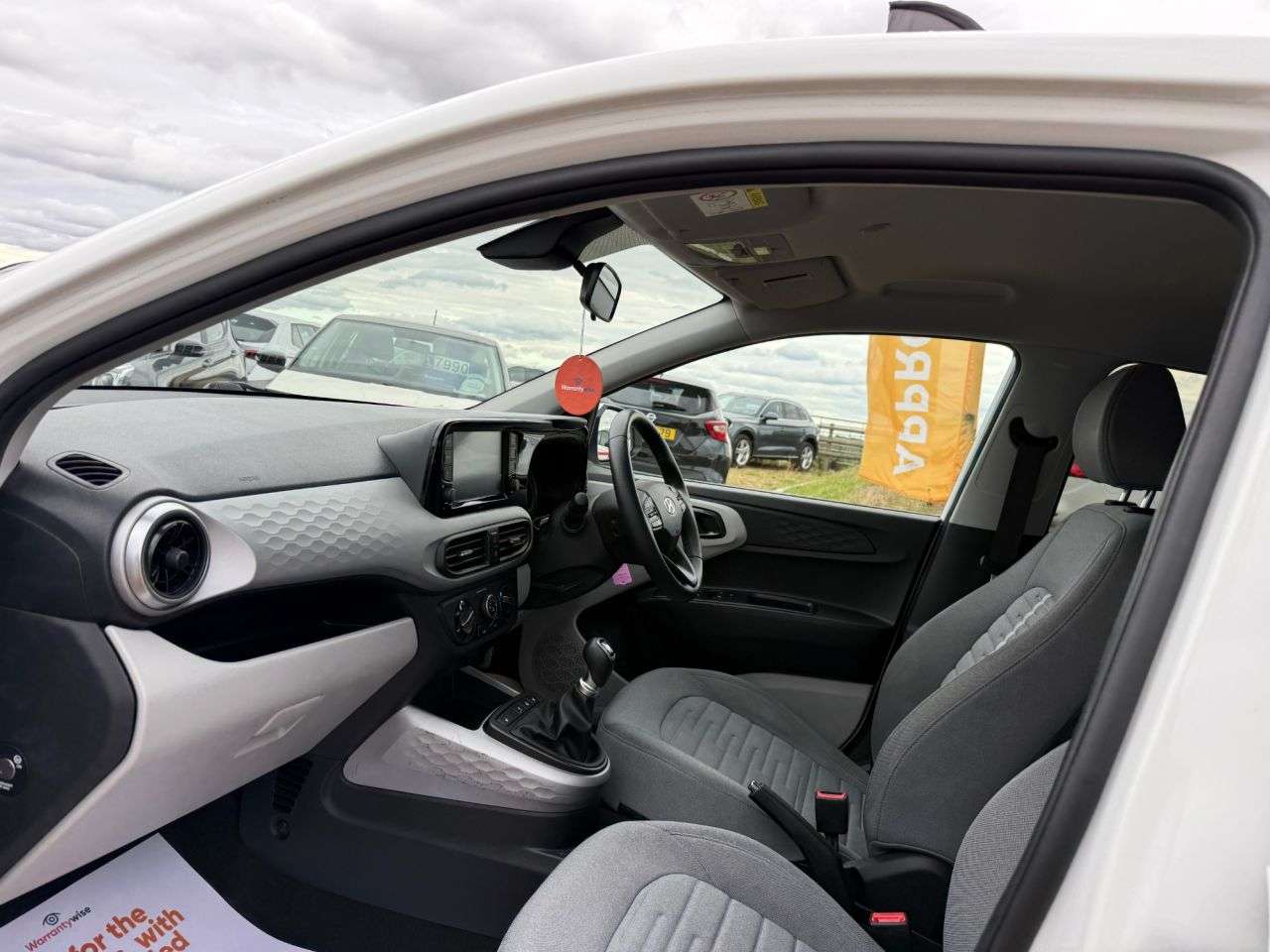A 2020 HYUNDAI I10 1.2 Premium Hatchback 5dr Petrol Manual Euro 6 (s/s) (84 ps) A 2020 HYUNDAI I10 1.2 Premium Hatchback 5dr Petrol Manual Euro 6 (s/s) (84 ps)