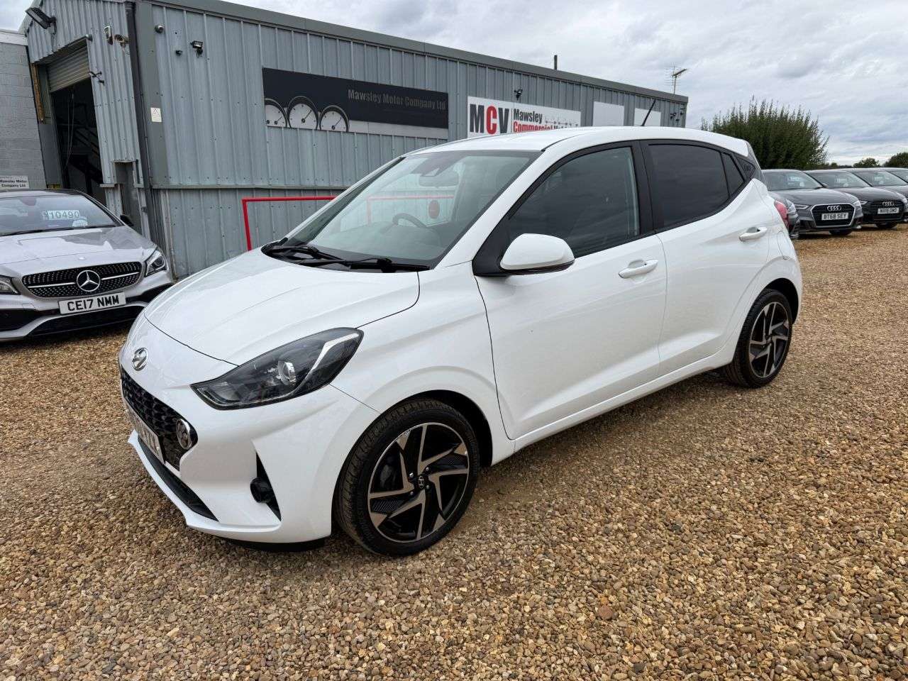 A 2020 HYUNDAI I10 1.2 Premium Hatchback 5dr Petrol Manual Euro 6 (s/s) (84 ps) A 2020 HYUNDAI I10 1.2 Premium Hatchback 5dr Petrol Manual Euro 6 (s/s) (84 ps)