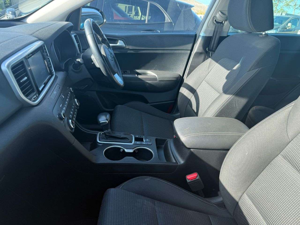 A 2019 KIA SPORTAGE 1.6 CRDi EcoDynamics+ 2 SUV 5dr Diesel Hybrid DCT Euro 6 (s/s) (134 bhp) A 2019 KIA SPORTAGE 1.6 CRDi EcoDynamics+ 2 SUV 5dr Diesel Hybrid DCT Euro 6 (s/s) (134 bhp)