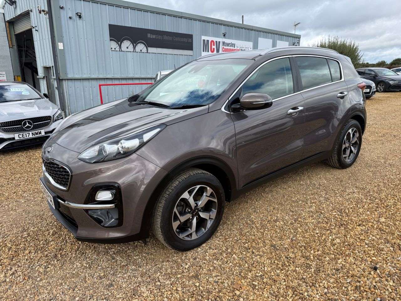 A 2019 KIA SPORTAGE 1.6 CRDi EcoDynamics+ 2 SUV 5dr Diesel Hybrid DCT Euro 6 (s/s) (134 bhp) A 2019 KIA SPORTAGE 1.6 CRDi EcoDynamics+ 2 SUV 5dr Diesel Hybrid DCT Euro 6 (s/s) (134 bhp)