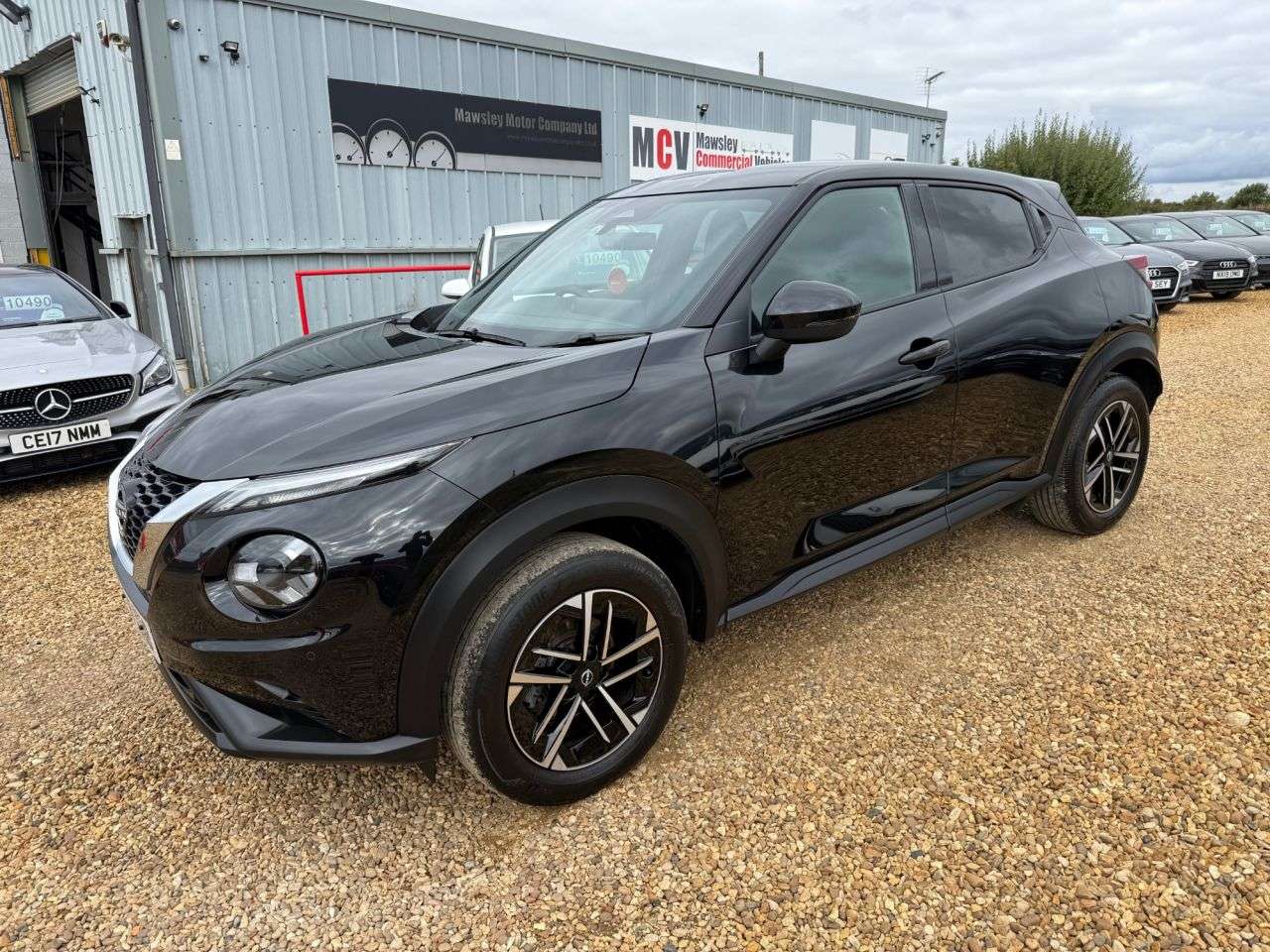 A 2024 NISSAN JUKE 1.0 DIG-T N-Connecta SUV 5dr Petrol Manual Euro 6 (s/s) (114 ps) A 2024 NISSAN JUKE 1.0 DIG-T N-Connecta SUV 5dr Petrol Manual Euro 6 (s/s) (114 ps)