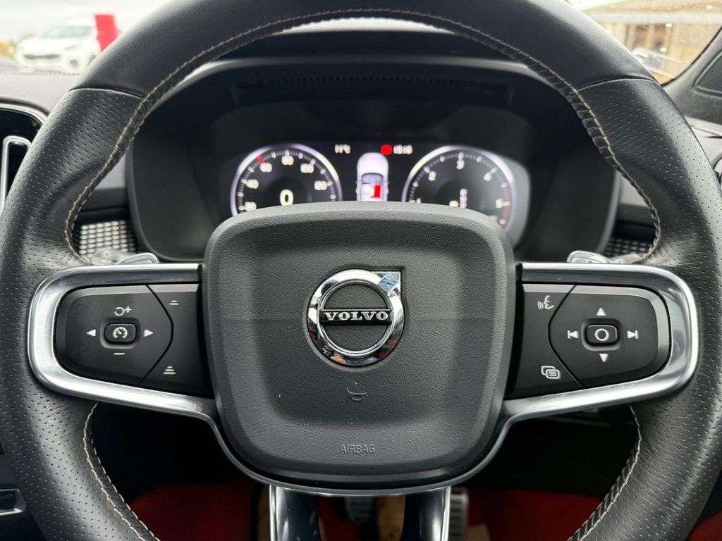 2018 VOLVO XC40 2018 VOLVO XC40