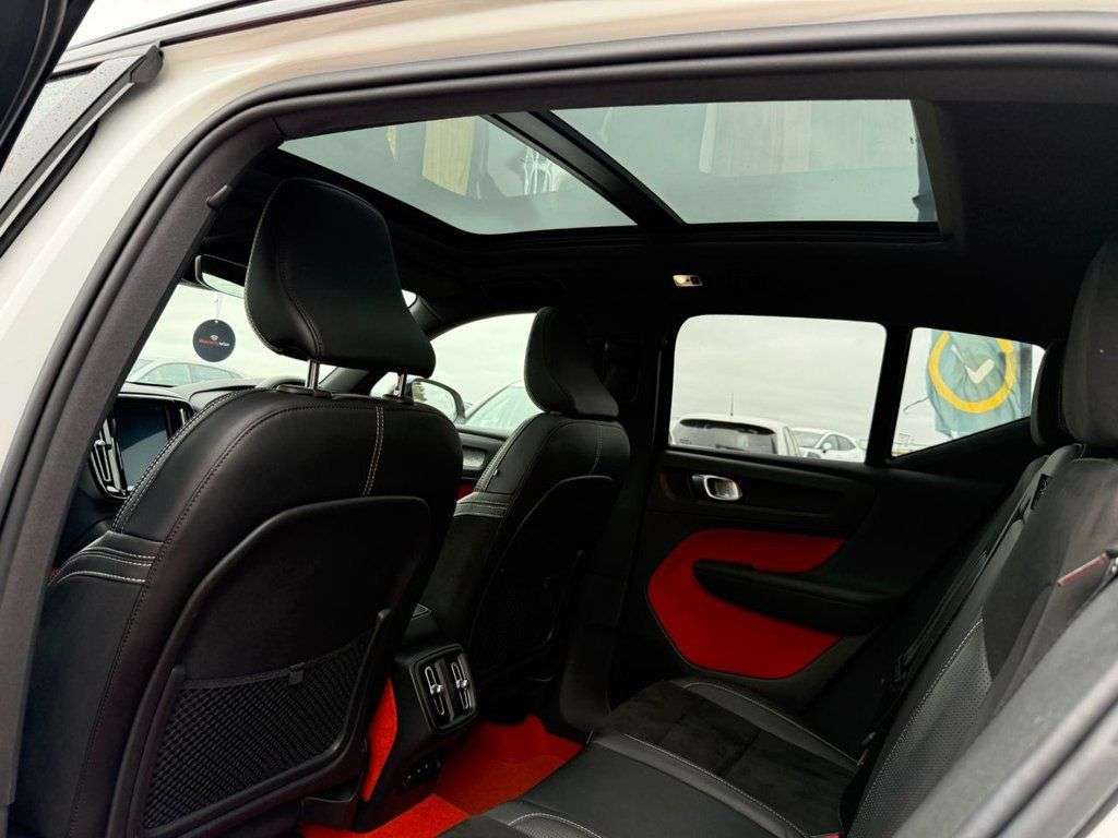 2018 VOLVO XC40 2018 VOLVO XC40