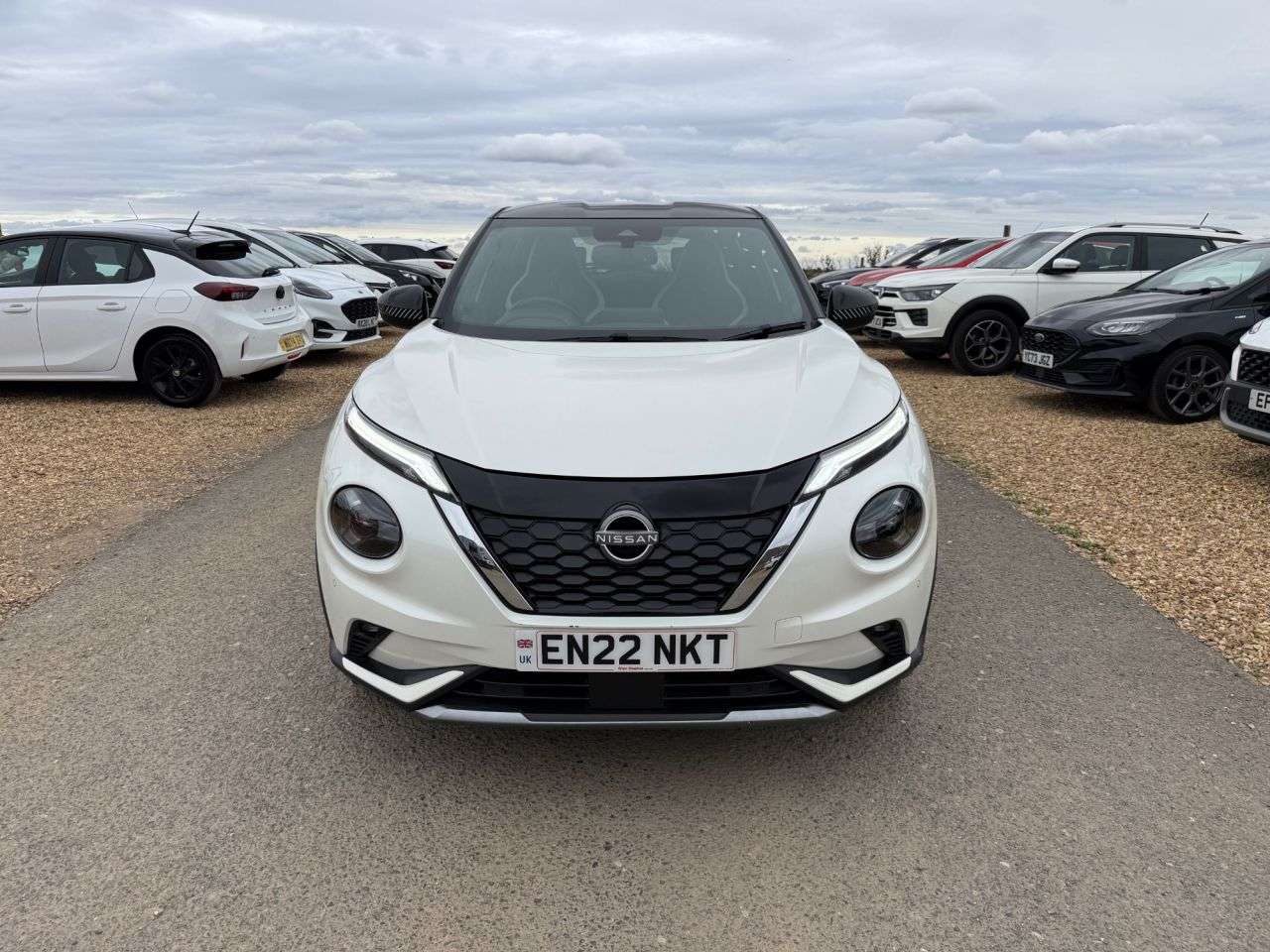 A 2022 NISSAN JUKE 1.6 Premiere Edition SUV 5dr Petrol Hybrid Auto Euro 6 (143 ps) A 2022 NISSAN JUKE 1.6 Premiere Edition SUV 5dr Petrol Hybrid Auto Euro 6 (143 ps)