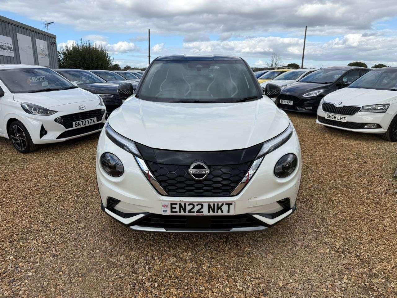 A 2022 NISSAN JUKE 1.6 Premiere Edition SUV 5dr Petrol Hybrid Auto Euro 6 (143 ps) A 2022 NISSAN JUKE 1.6 Premiere Edition SUV 5dr Petrol Hybrid Auto Euro 6 (143 ps)