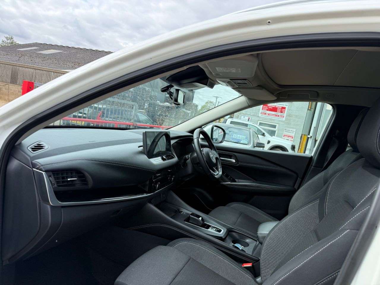 A 2023 NISSAN QASHQAI 1.5 h e-POWER N-Connecta SUV 5dr Petrol Hybrid Auto Euro 6 (s/s) (190 ps) A 2023 NISSAN QASHQAI 1.5 h e-POWER N-Connecta SUV 5dr Petrol Hybrid Auto Euro 6 (s/s) (190 ps)