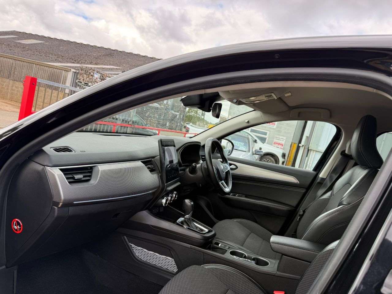A 2023 RENAULT ARKANA 1.6 E-TECH techno SUV 5dr Petrol Hybrid Auto 2WD Euro 6 (s/s) (145 ps) A 2023 RENAULT ARKANA 1.6 E-TECH techno SUV 5dr Petrol Hybrid Auto 2WD Euro 6 (s/s) (145 ps)