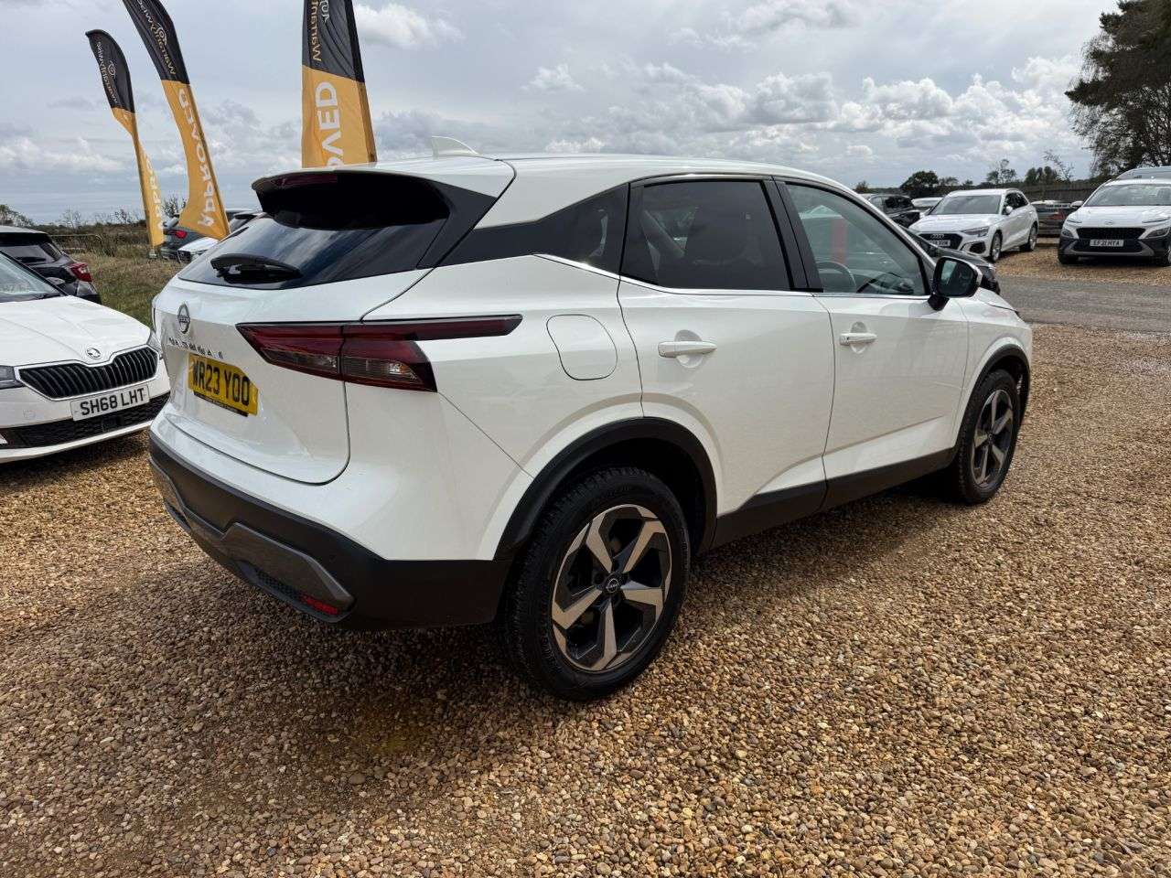 A 2023 NISSAN QASHQAI 1.3 DIG-T MHEV N-Connecta SUV 5dr Petrol Hybrid Manual Euro 6 (s/s) (140 ps A 2023 NISSAN QASHQAI 1.3 DIG-T MHEV N-Connecta SUV 5dr Petrol Hybrid Manual Euro 6 (s/s) (140 ps
