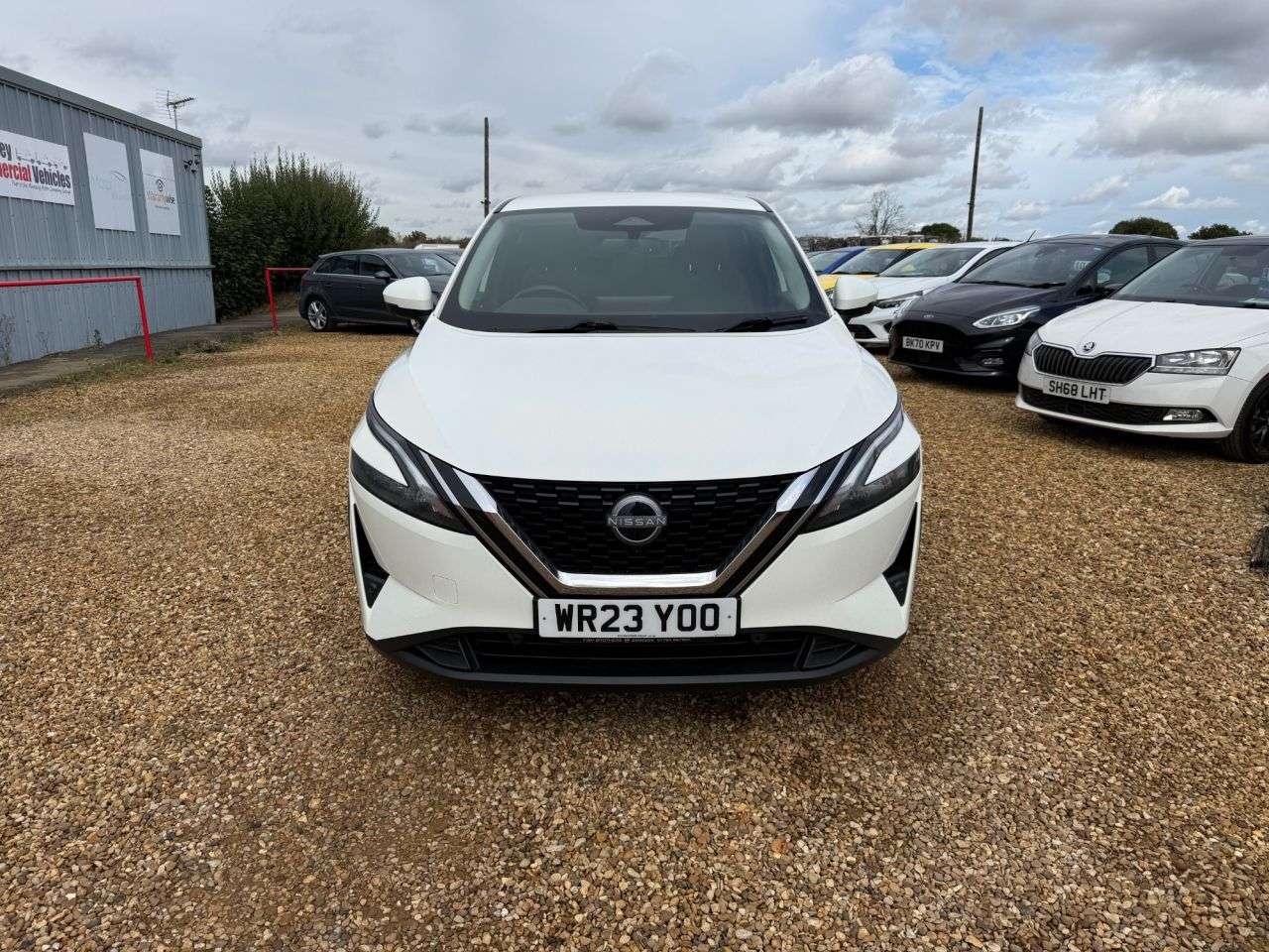 A 2023 NISSAN QASHQAI 1.3 DIG-T MHEV N-Connecta SUV 5dr Petrol Hybrid Manual Euro 6 (s/s) (140 ps A 2023 NISSAN QASHQAI 1.3 DIG-T MHEV N-Connecta SUV 5dr Petrol Hybrid Manual Euro 6 (s/s) (140 ps