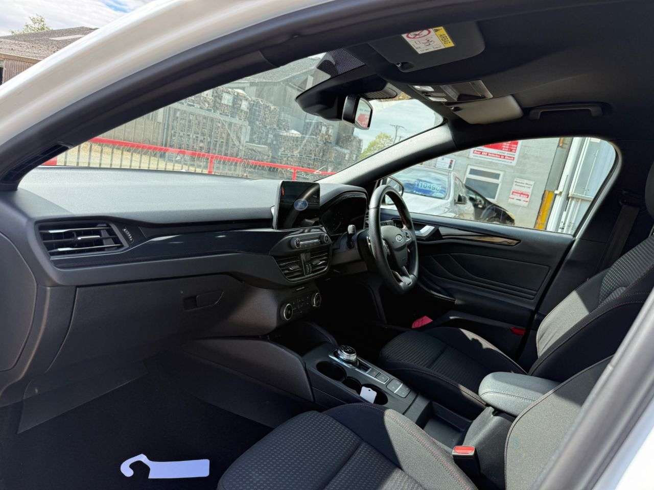 A 2020 FORD FOCUS 1.0T EcoBoost ST-Line Hatchback 5dr Petrol Auto Euro 6 (s/s) (125 ps) A 2020 FORD FOCUS 1.0T EcoBoost ST-Line Hatchback 5dr Petrol Auto Euro 6 (s/s) (125 ps)