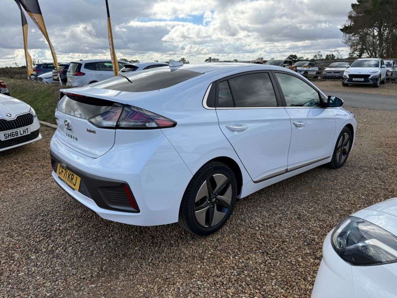 A 2022 HYUNDAI IONIQ 1.6 h-GDi Premium SE Hatchback 5dr Petrol Hybrid DCT Euro 6 (s/s) (141 ps) A 2022 HYUNDAI IONIQ 1.6 h-GDi Premium SE Hatchback 5dr Petrol Hybrid DCT Euro 6 (s/s) (141 ps)
