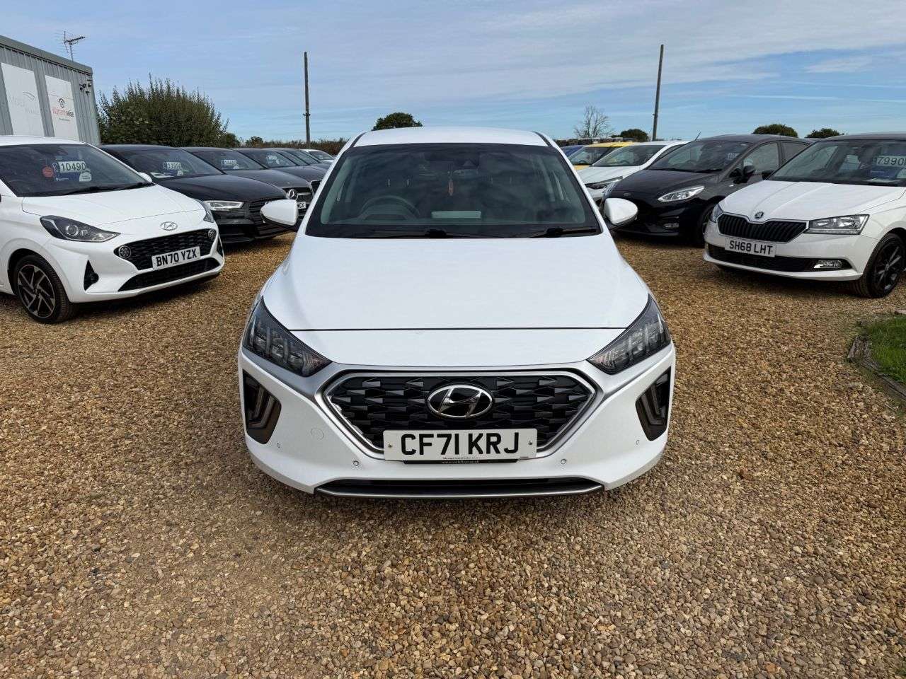 A 2022 HYUNDAI IONIQ 1.6 h-GDi Premium SE Hatchback 5dr Petrol Hybrid DCT Euro 6 (s/s) (141 ps) A 2022 HYUNDAI IONIQ 1.6 h-GDi Premium SE Hatchback 5dr Petrol Hybrid DCT Euro 6 (s/s) (141 ps)