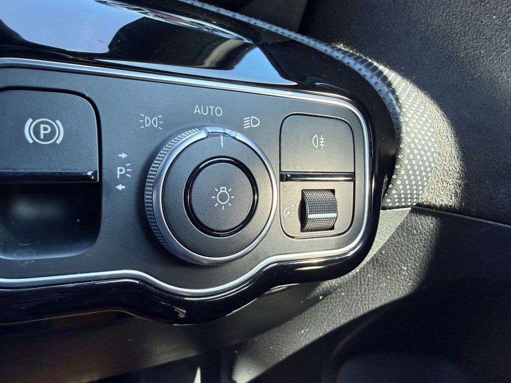 2018 MERCEDES-BENZ A CLASS 2018 MERCEDES-BENZ A CLASS