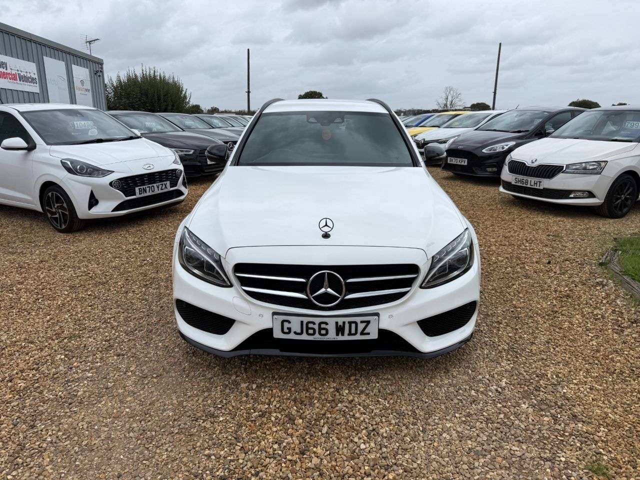 A 2016 MERCEDES-BENZ C CLASS 2.1 C220d AMG Line Estate 5dr Diesel 7G-Tronic+ Euro 6 (s/s) (170 ps) A 2016 MERCEDES-BENZ C CLASS 2.1 C220d AMG Line Estate 5dr Diesel 7G-Tronic+ Euro 6 (s/s) (170 ps)