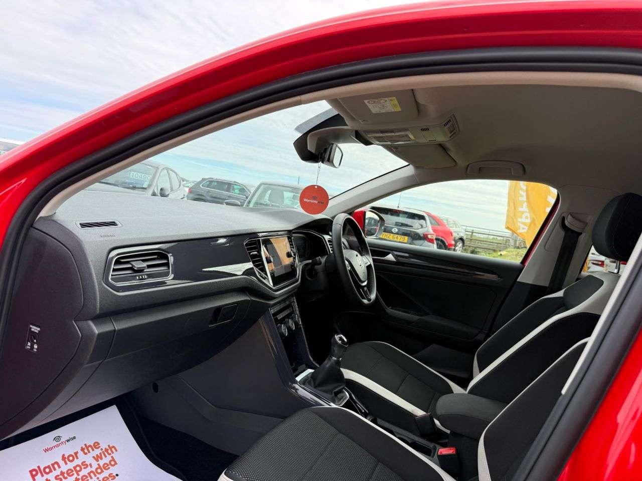 A 2019 VOLKSWAGEN T-ROC 1.0 TSI SEL SUV 5dr Petrol Manual Euro 6 (s/s) (115 ps) A 2019 VOLKSWAGEN T-ROC 1.0 TSI SEL SUV 5dr Petrol Manual Euro 6 (s/s) (115 ps)