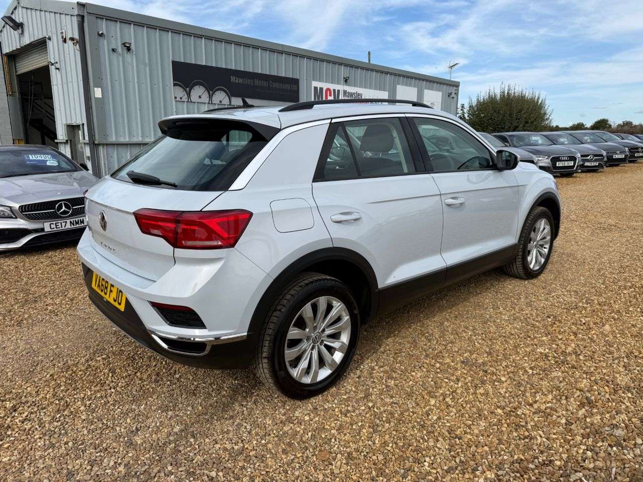 A 2019 VOLKSWAGEN T-ROC 1.6 TDI SE SUV 5dr Diesel Manual Euro 6 (s/s) (115 ps) A 2019 VOLKSWAGEN T-ROC 1.6 TDI SE SUV 5dr Diesel Manual Euro 6 (s/s) (115 ps)