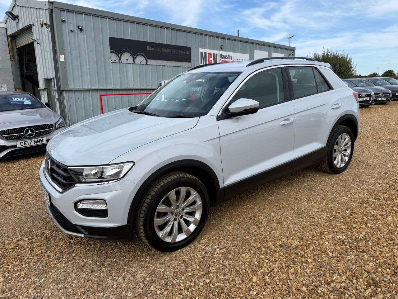 A 2019 VOLKSWAGEN T-ROC 1.6 TDI SE SUV 5dr Diesel Manual Euro 6 (s/s) (115 ps) A 2019 VOLKSWAGEN T-ROC 1.6 TDI SE SUV 5dr Diesel Manual Euro 6 (s/s) (115 ps)