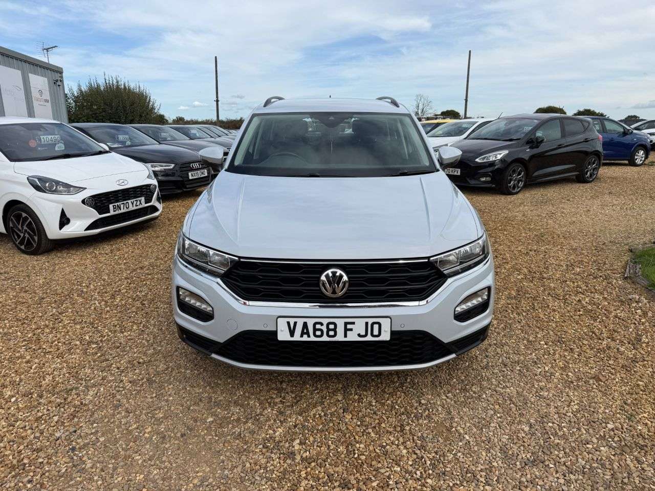 A 2019 VOLKSWAGEN T-ROC 1.6 TDI SE SUV 5dr Diesel Manual Euro 6 (s/s) (115 ps) A 2019 VOLKSWAGEN T-ROC 1.6 TDI SE SUV 5dr Diesel Manual Euro 6 (s/s) (115 ps)