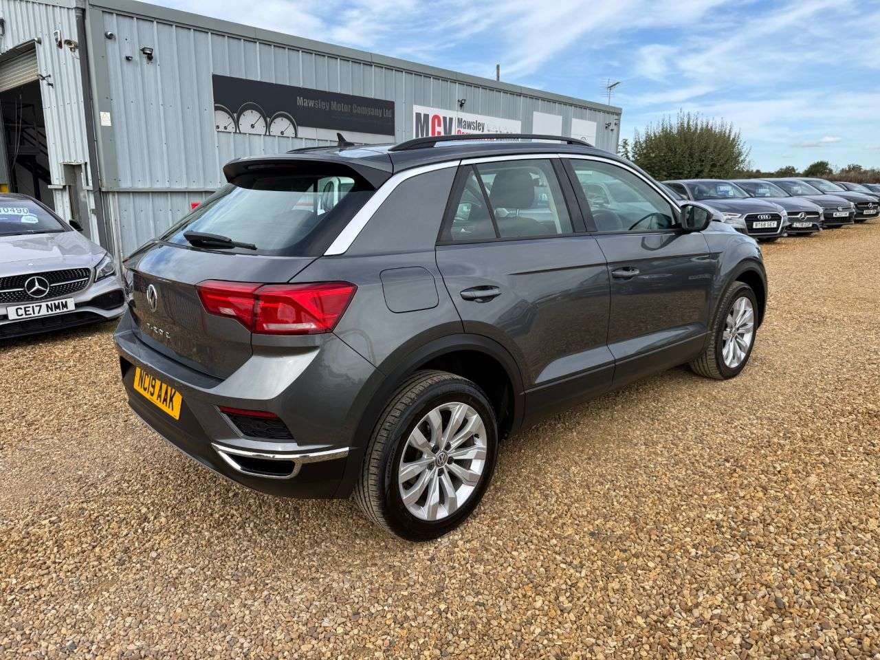 A 2019 VOLKSWAGEN T-ROC 1.0 TSI GPF SE SUV 5dr Petrol Manual Euro 6 (s/s) (115 ps) A 2019 VOLKSWAGEN T-ROC 1.0 TSI GPF SE SUV 5dr Petrol Manual Euro 6 (s/s) (115 ps)