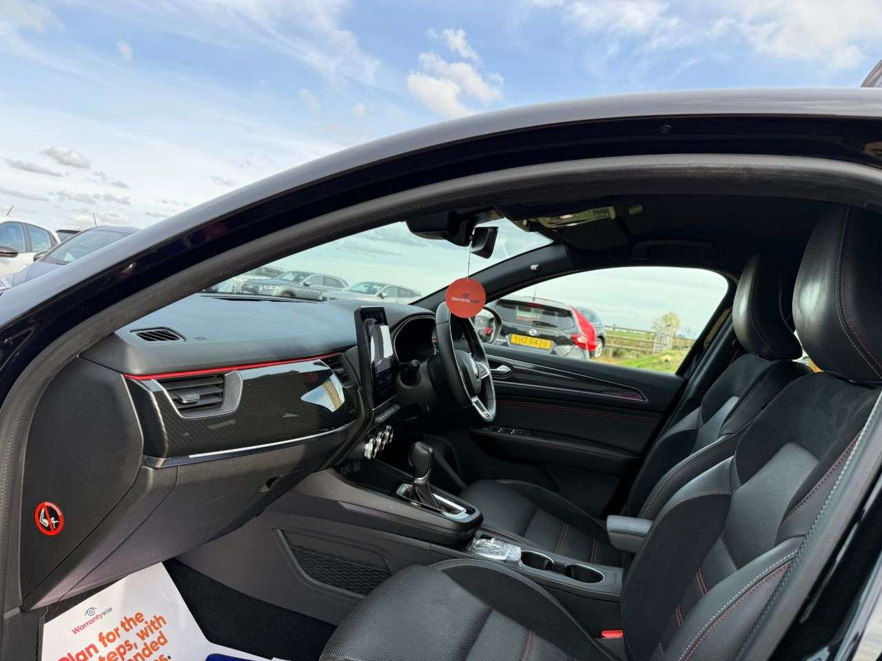 A 2022 RENAULT ARKANA 1.6 E-TECH r.s. line SUV 5dr Petrol Hybrid Auto 2WD Euro 6 (s/s) (145 bhp) A 2022 RENAULT ARKANA 1.6 E-TECH r.s. line SUV 5dr Petrol Hybrid Auto 2WD Euro 6 (s/s) (145 bhp)
