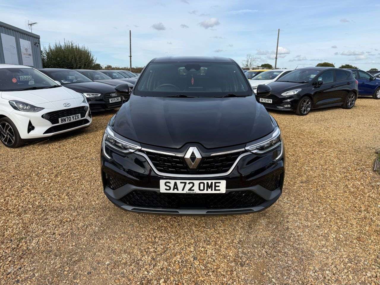 A 2022 RENAULT ARKANA 1.6 E-TECH r.s. line SUV 5dr Petrol Hybrid Auto 2WD Euro 6 (s/s) (145 bhp) A 2022 RENAULT ARKANA 1.6 E-TECH r.s. line SUV 5dr Petrol Hybrid Auto 2WD Euro 6 (s/s) (145 bhp)