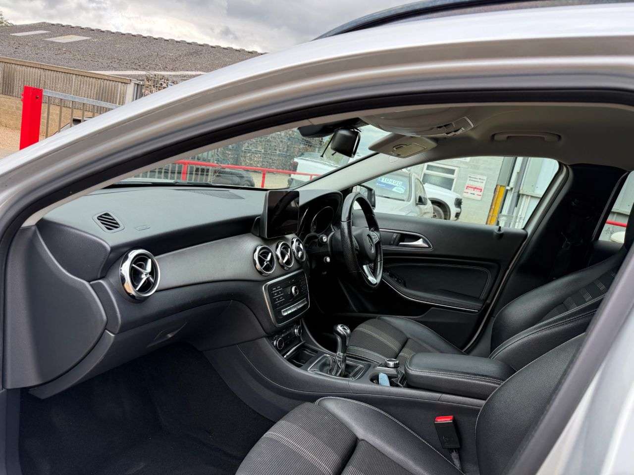A 2018 MERCEDES-BENZ GLA 1.6 GLA180 Urban Edition SUV 5dr Petrol Manual Euro 6 (s/s) (122 ps) A 2018 MERCEDES-BENZ GLA 1.6 GLA180 Urban Edition SUV 5dr Petrol Manual Euro 6 (s/s) (122 ps)
