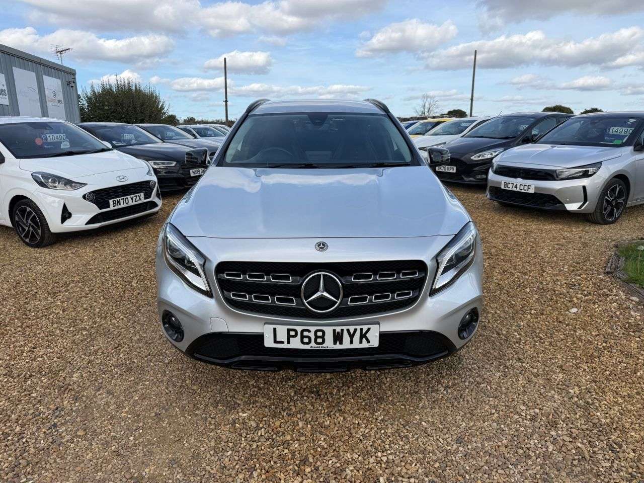 A 2018 MERCEDES-BENZ GLA 1.6 GLA180 Urban Edition SUV 5dr Petrol Manual Euro 6 (s/s) (122 ps) A 2018 MERCEDES-BENZ GLA 1.6 GLA180 Urban Edition SUV 5dr Petrol Manual Euro 6 (s/s) (122 ps)